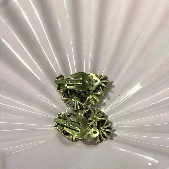 Lisner Vintage Pearl& Emerald Gold tone Earrings - Picture 11 of 12